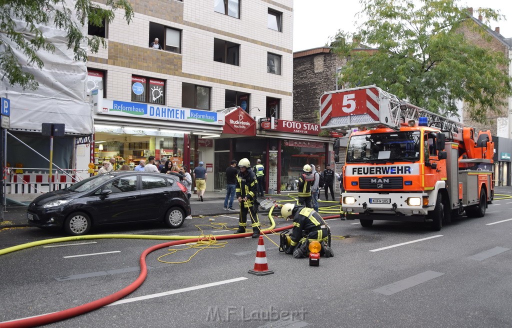 Feuer 2 Koeln Nippes Neusserstr P227.JPG - Miklos Laubert